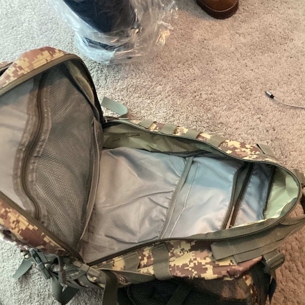 LPV Camo Backpack - Picture 3 of 7